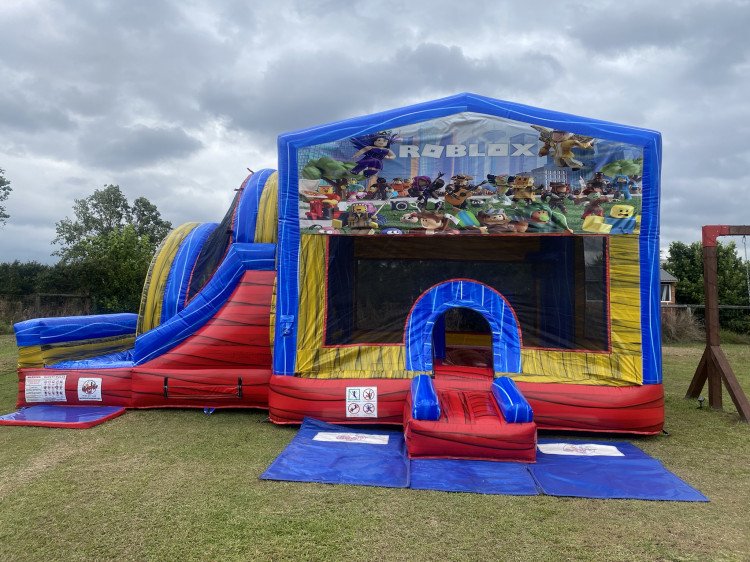 Roblox Jumping Castle with External Dry Slide